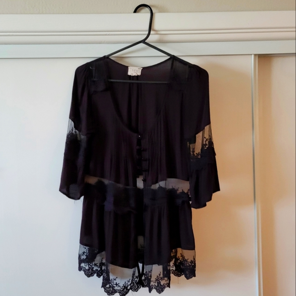 LA Hearts black top